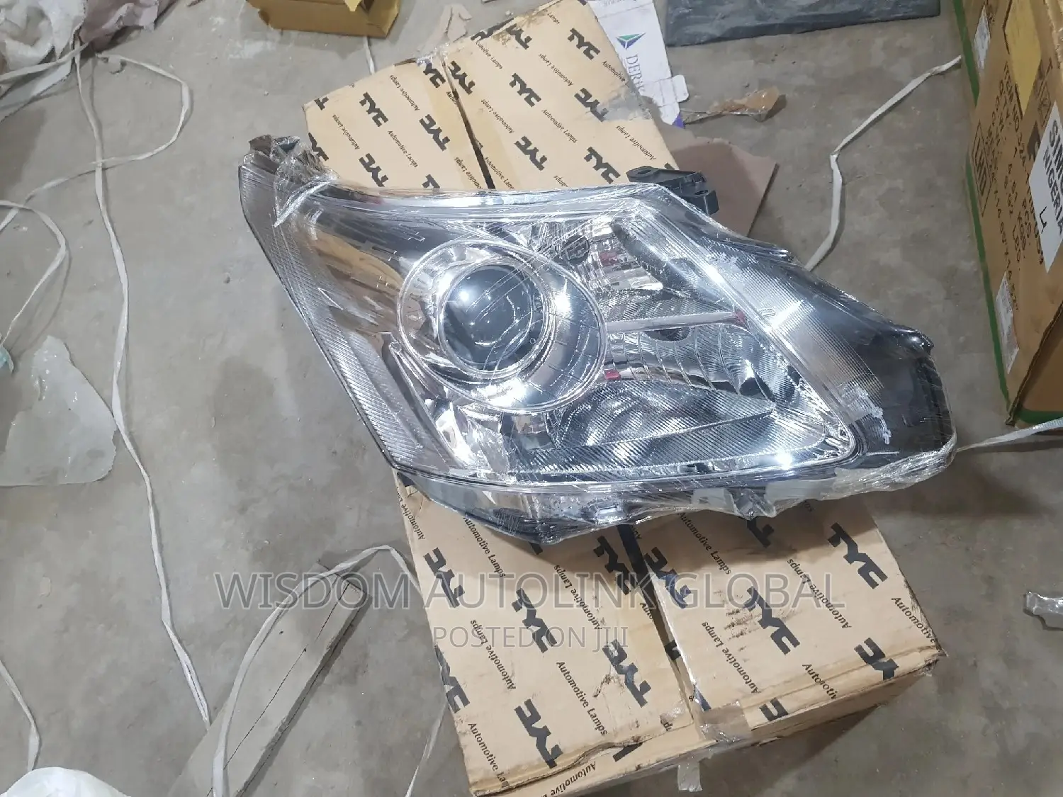 Headlights for Toyota Avensis 2008 to 2010 Model TYC