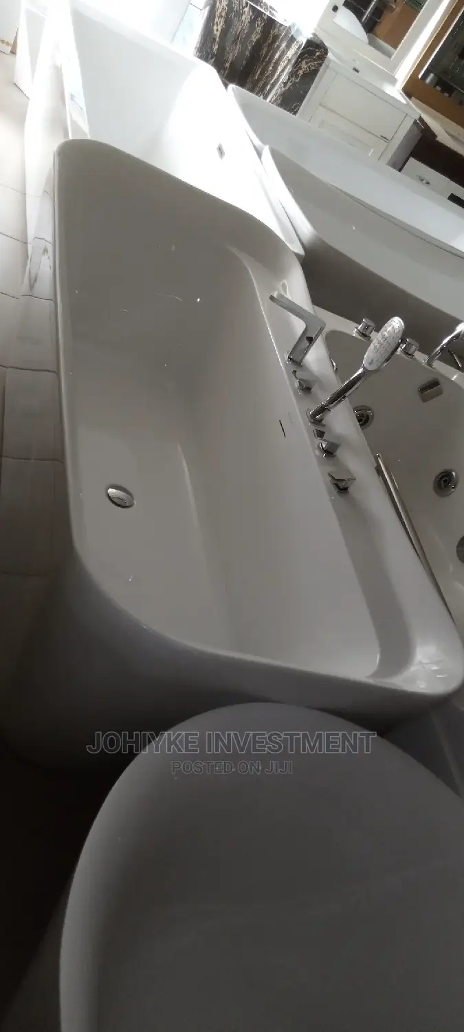 High Quality Executive Stand Alone Bathtub With Mixer