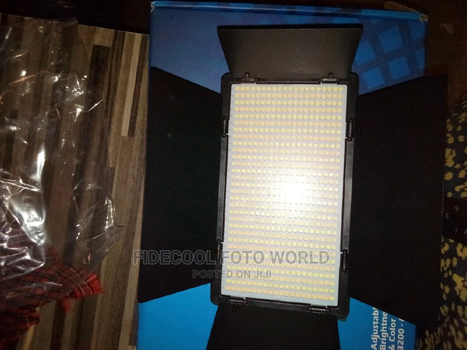 Led 600 Pro Light With Stand, Battery, Charger and an Adapte