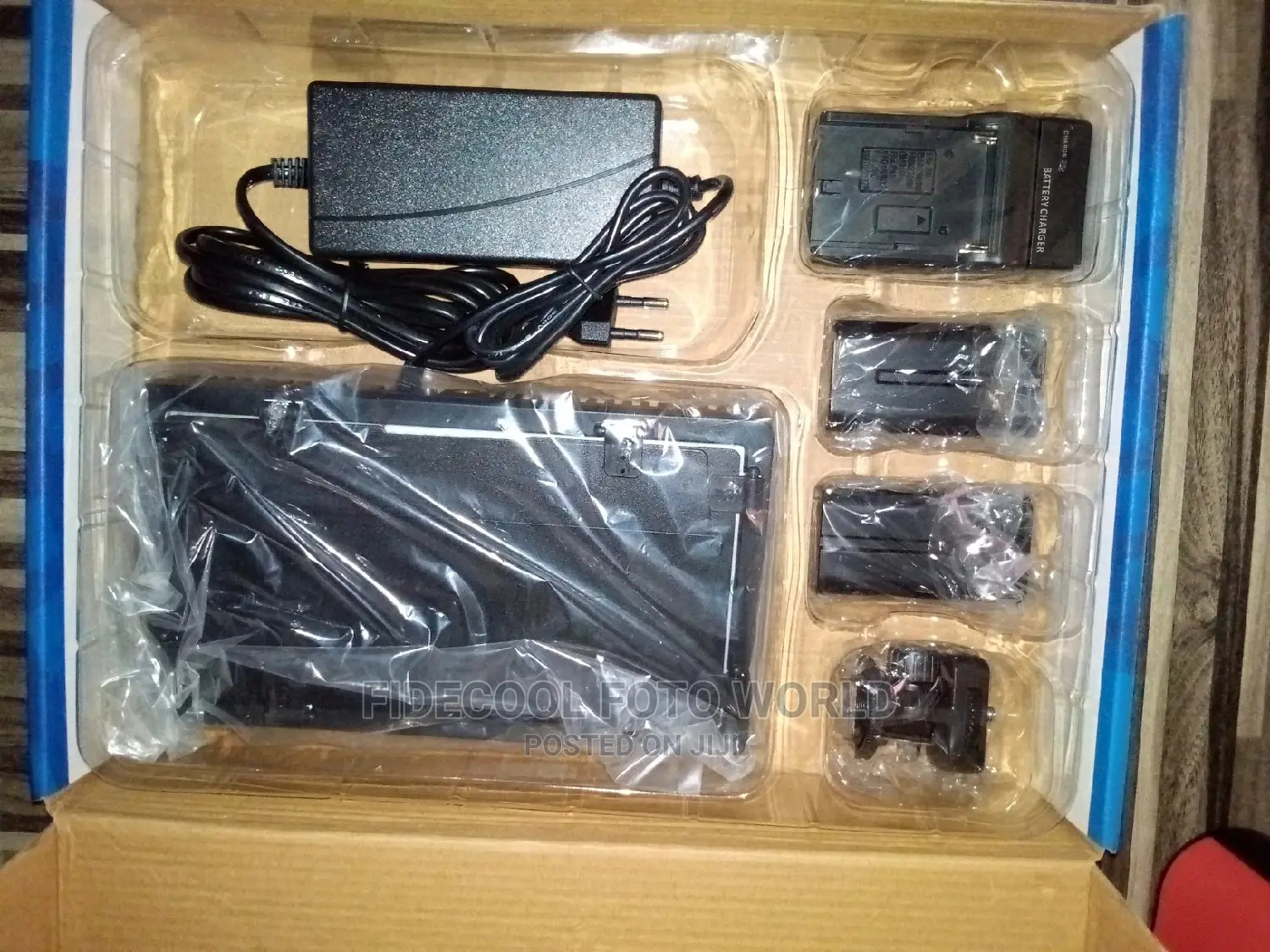 Led 600 Pro Light With Stand, Battery, Charger and an Adapte