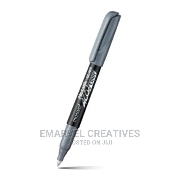 Mon Ami Metallic Accu Liner
(Silver)