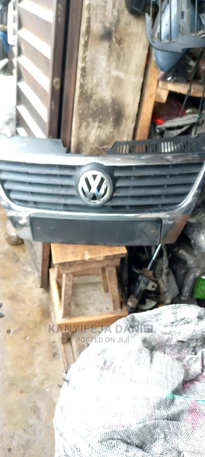 Front Grill Volkswagen Passat F S I
