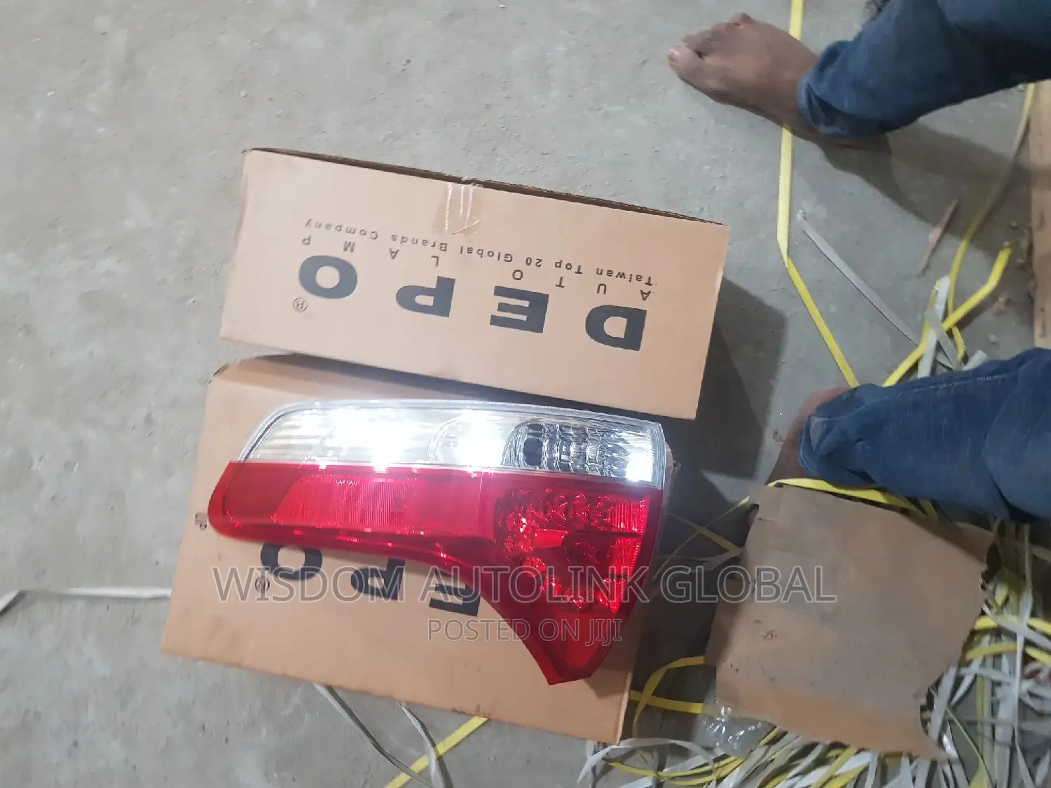 Rearlight/Backlight For Toyota Sienna 2010 To 2014 Depo