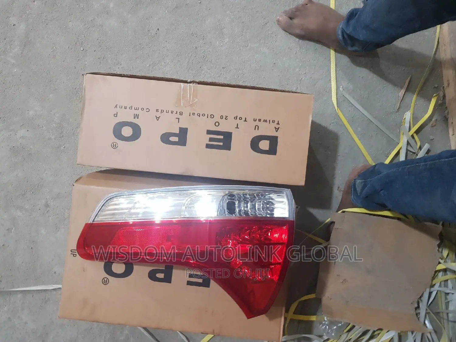 Rearlight/Backlight For Toyota Sienna 2010 To 2014 Depo