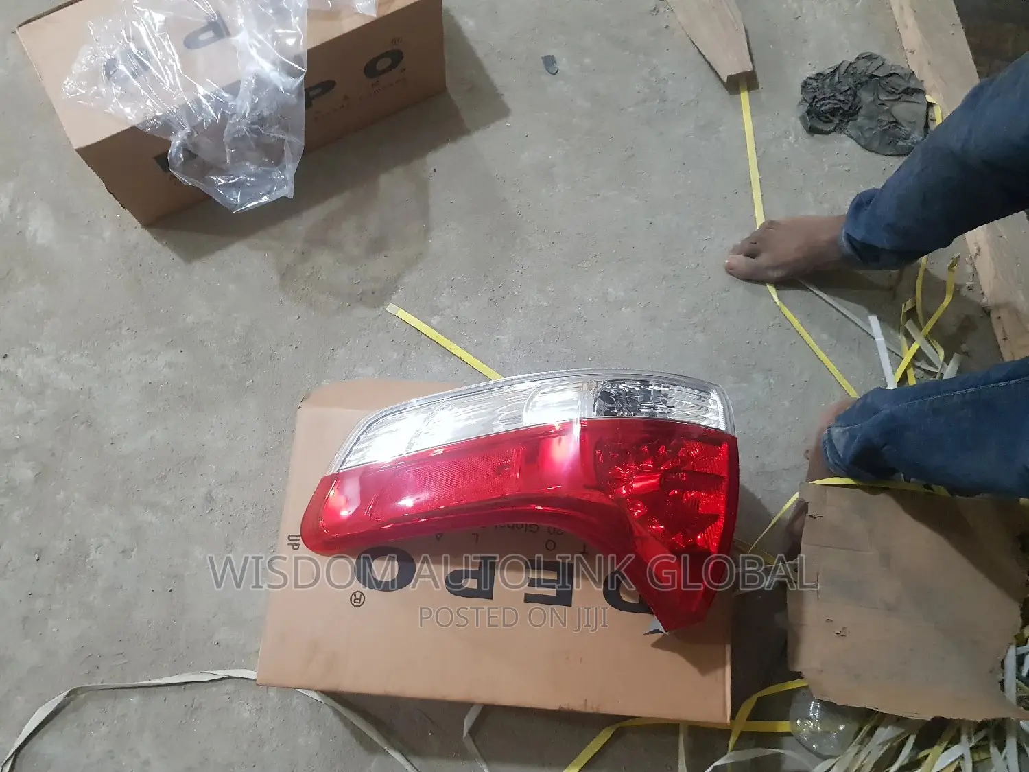 Rearlight/Backlight For Toyota Sienna 2010 To 2014 Depo
