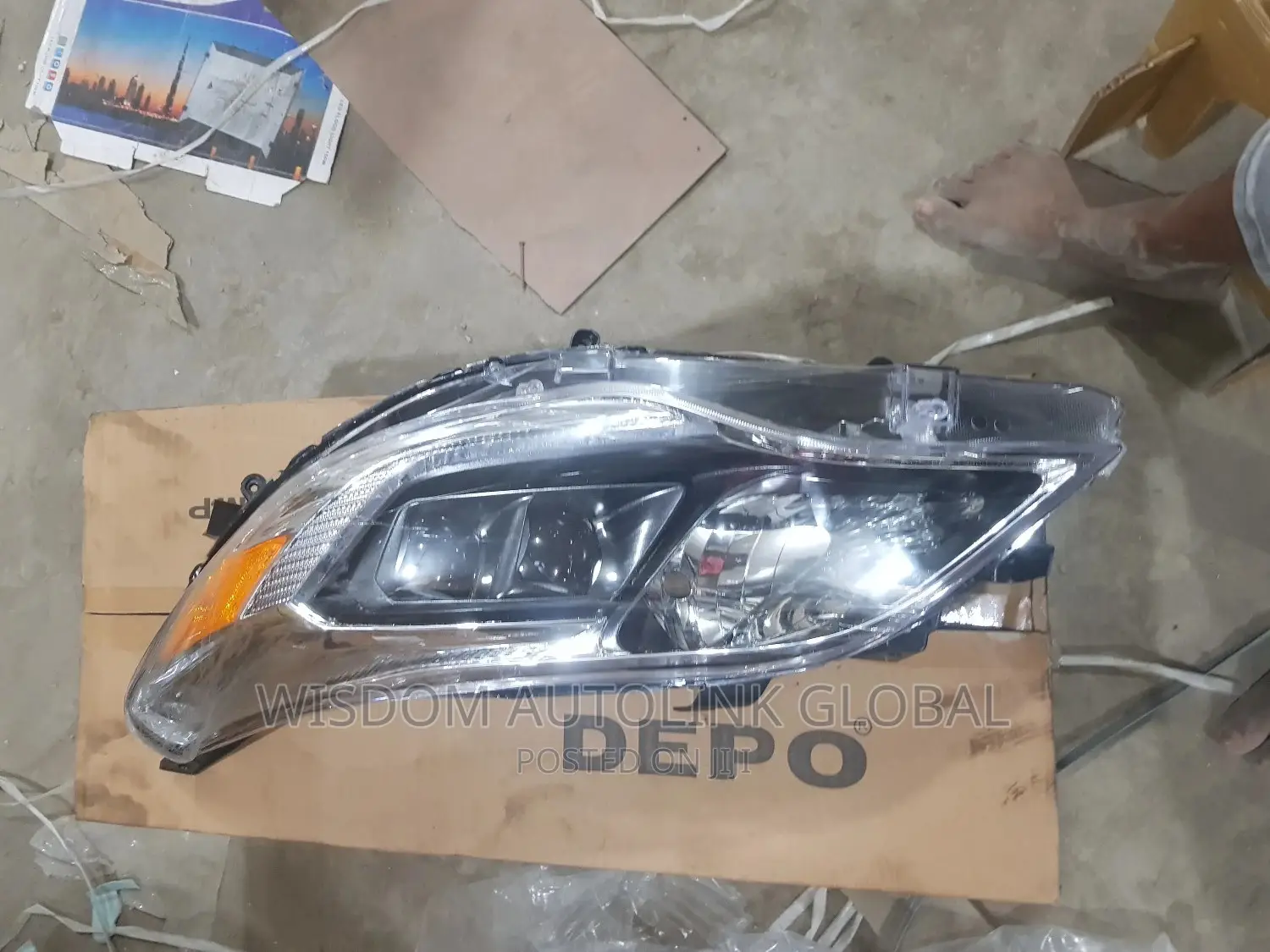 Headlights For Toyota Avalon 2017 - 2019 Model Depo 2 Eyes
