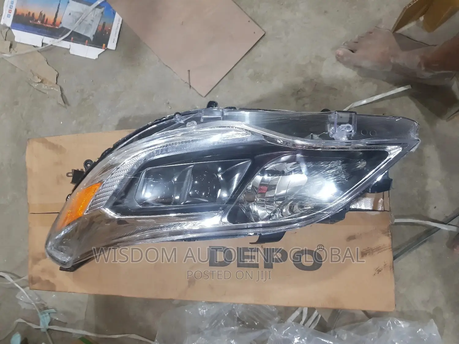 Headlights For Toyota Avalon 2017 - 2019 Model Depo 2 Eyes