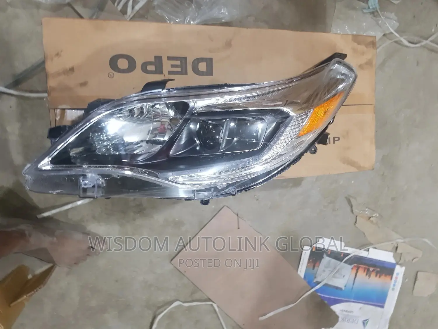 Headlights For Toyota Avalon 2017 - 2019 Model Depo 2 Eyes