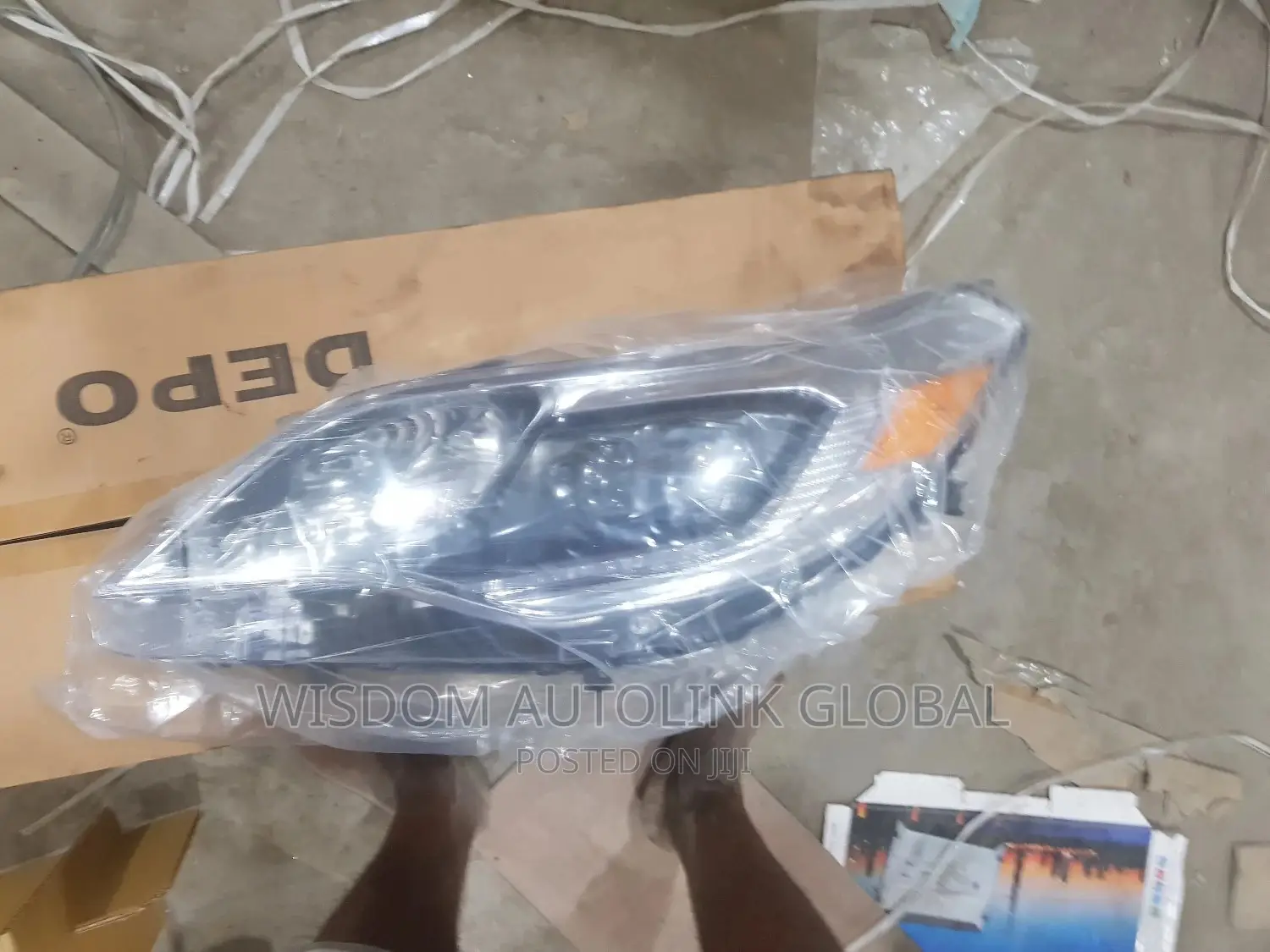 Headlights For Toyota Avalon 2017 - 2019 Model Depo 2 Eyes