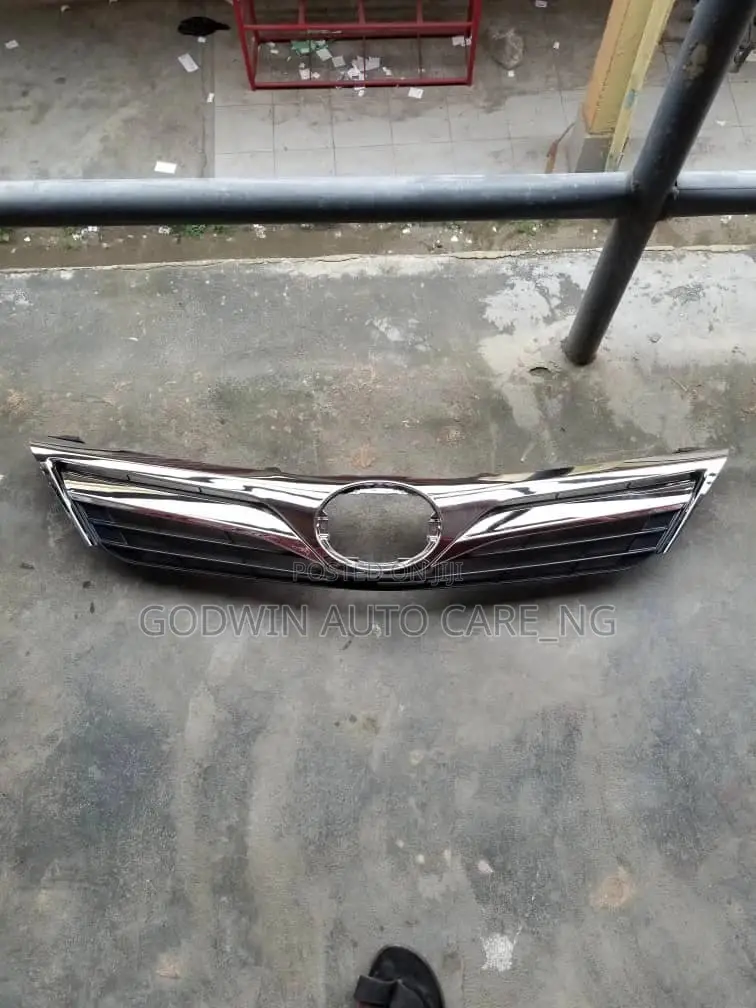 Front Grill 2013 Toyota Camry