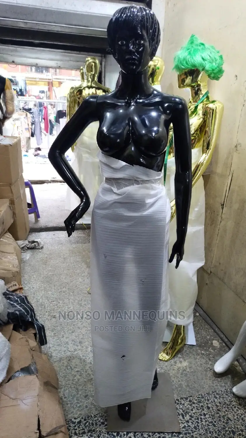 Glossy Black R2 Female Mannequin With Hair