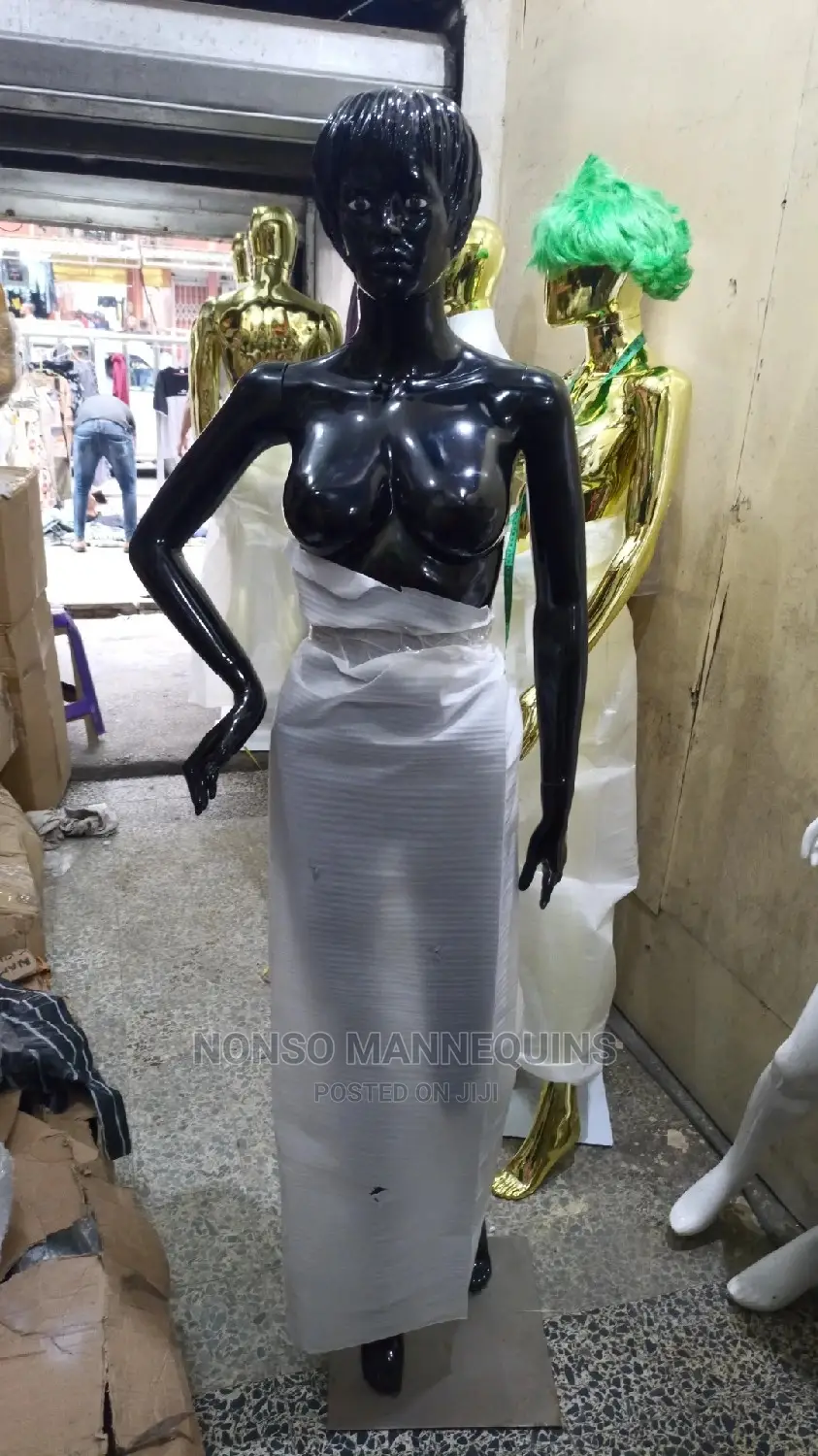 Glossy Black R2 Female Mannequin With Hair