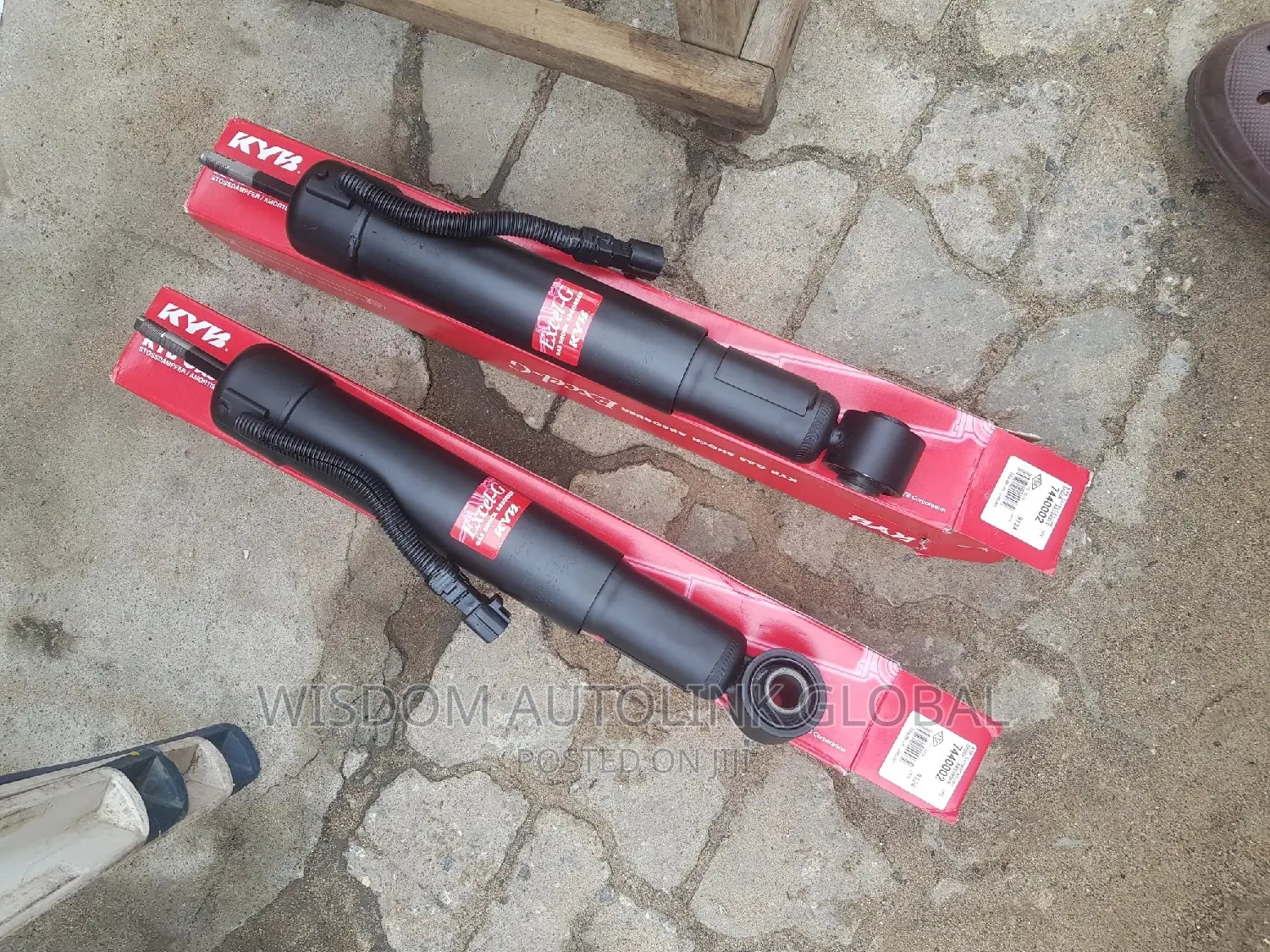 Rear Shock Absorbers KYB Japan for Lexus Gx460 and Gx470