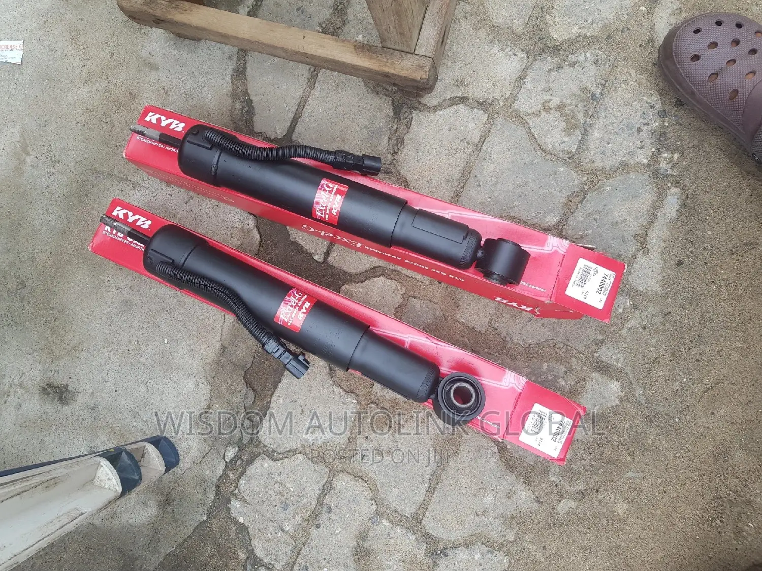 Rear Shock Absorbers KYB Japan for Lexus Gx460 and Gx470