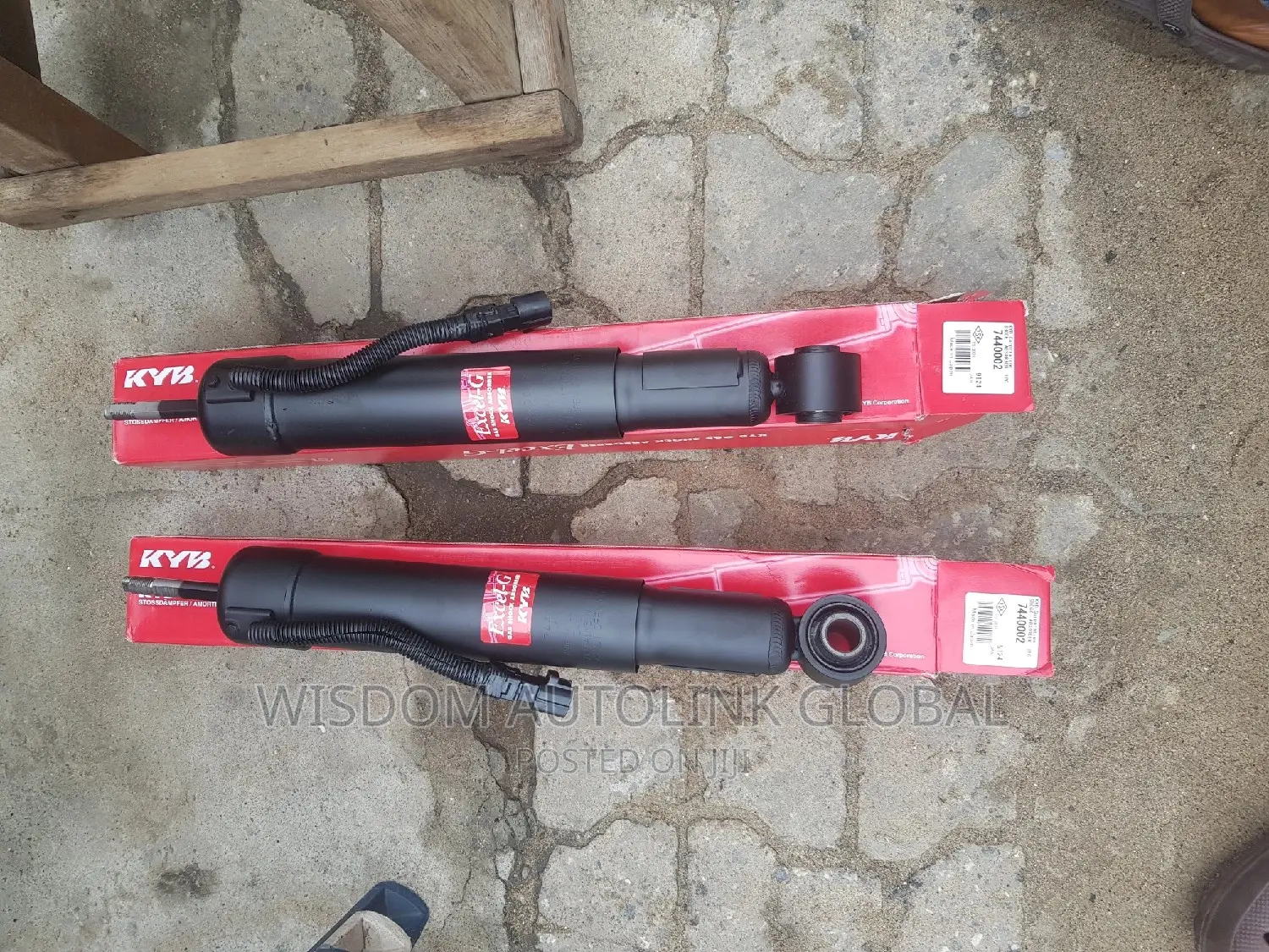Rear Shock Absorbers KYB Japan for Lexus Gx460 and Gx470