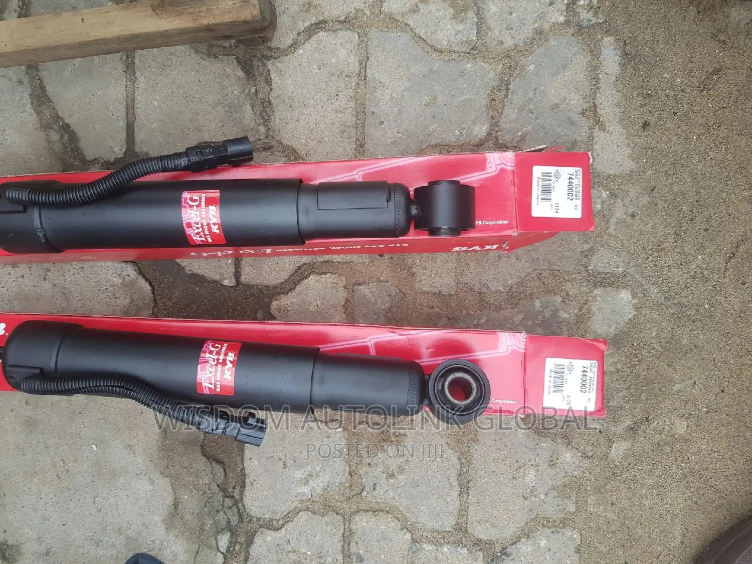 Rear Shock Absorbers KYB Japan for Lexus Gx460 and Gx470