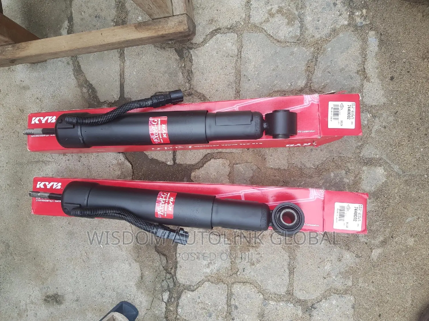 Rear Shock Absorbers KYB Japan for Lexus Gx460 and Gx470