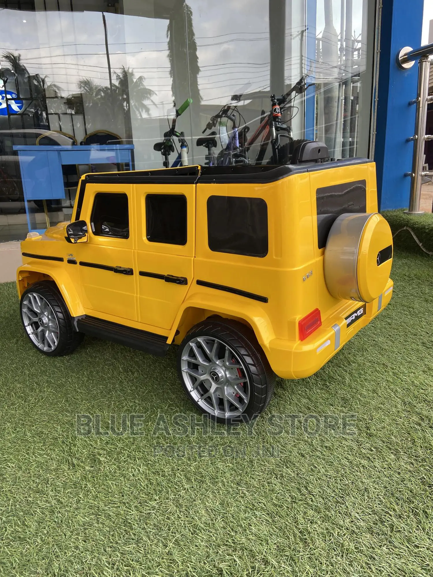 12V Licensed Mercedes-Benz G63 Kids Ride on Car Yellow