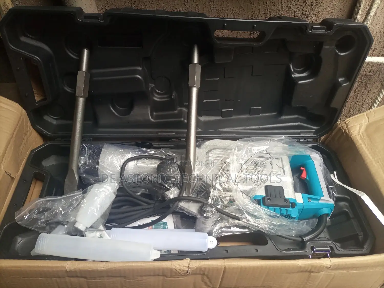 1700w Total Demolition Breaker