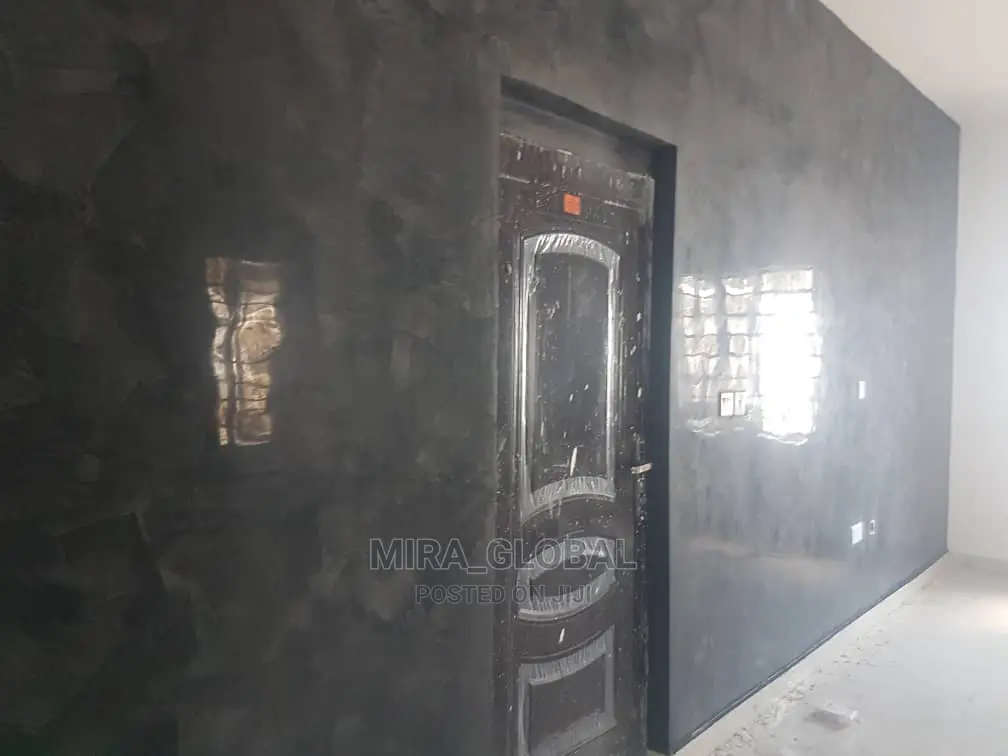 Stucco Paint and Screeding