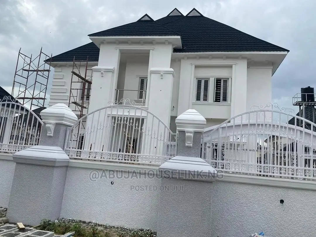 5bdrm Duplex in Efab Metropolis, Gwarinpa for sale