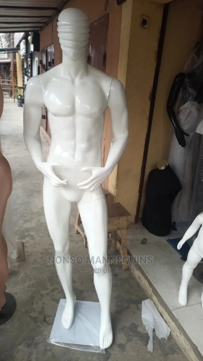 Fibre Bent Hands Male Glossy White Mannequin