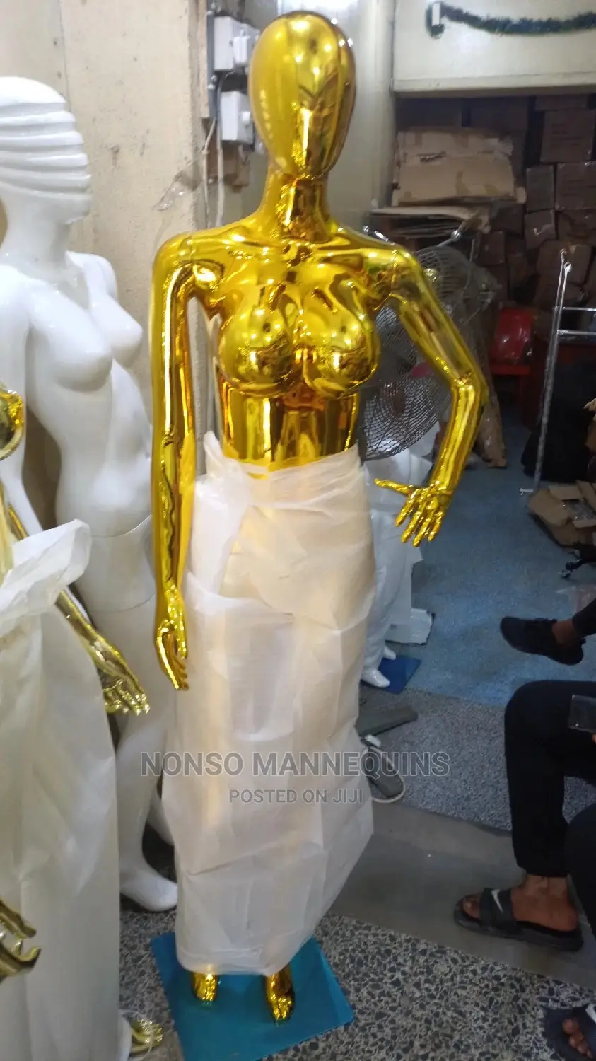 Size 10 Pure Gold Big Breast Female Mannequin
