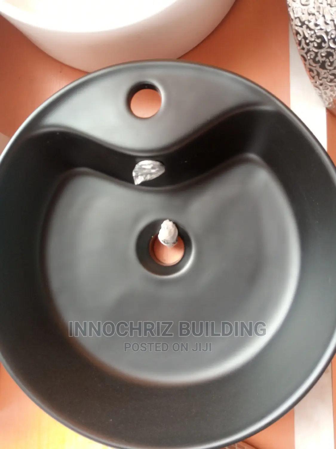 Black Washing Hand Basin