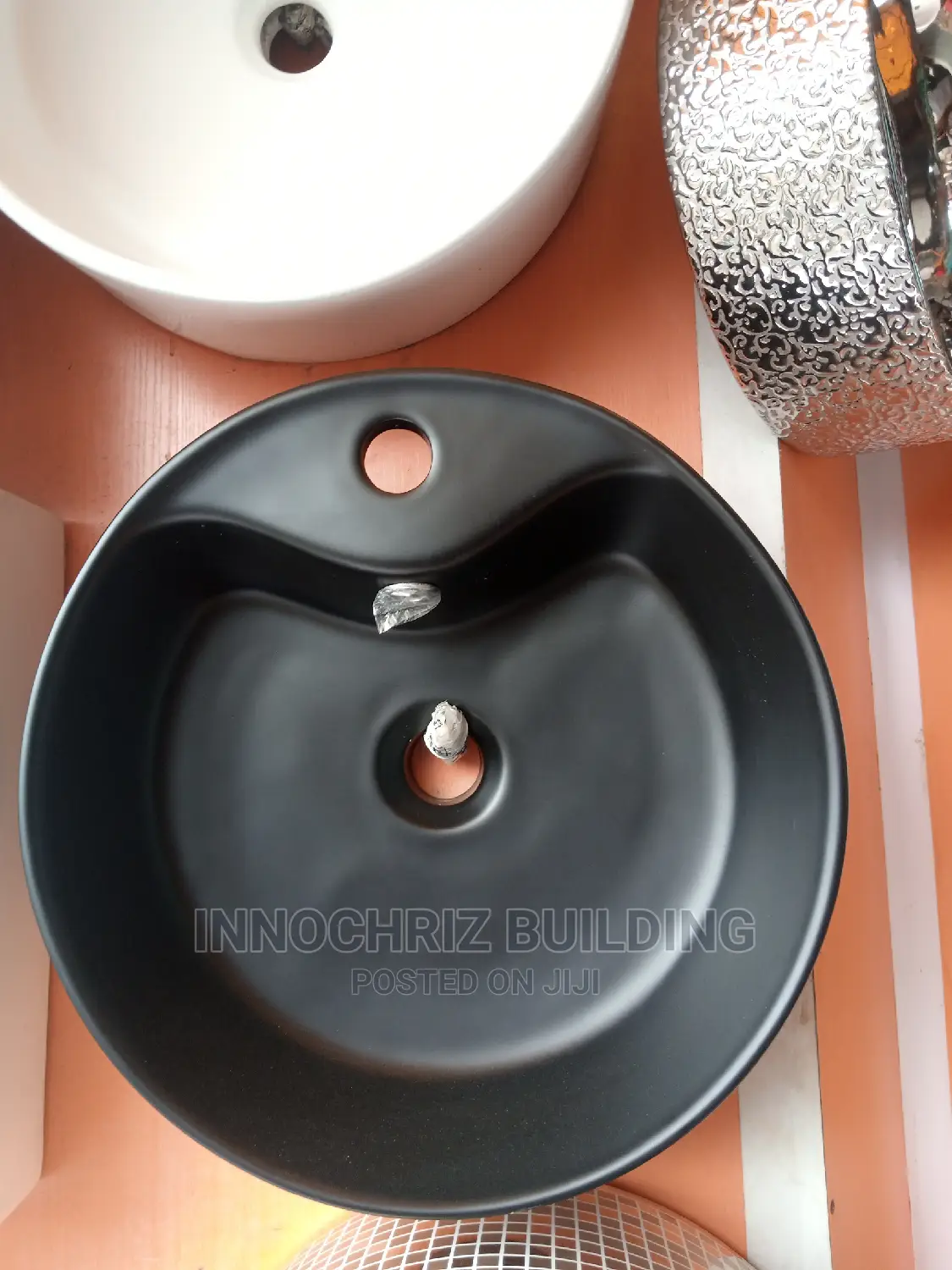 Black Washing Hand Basin
