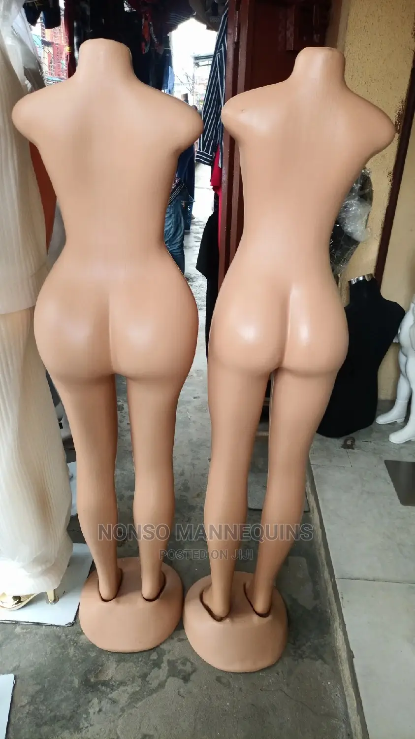 Big Waist And Normal Waist Armless Female Mannequins