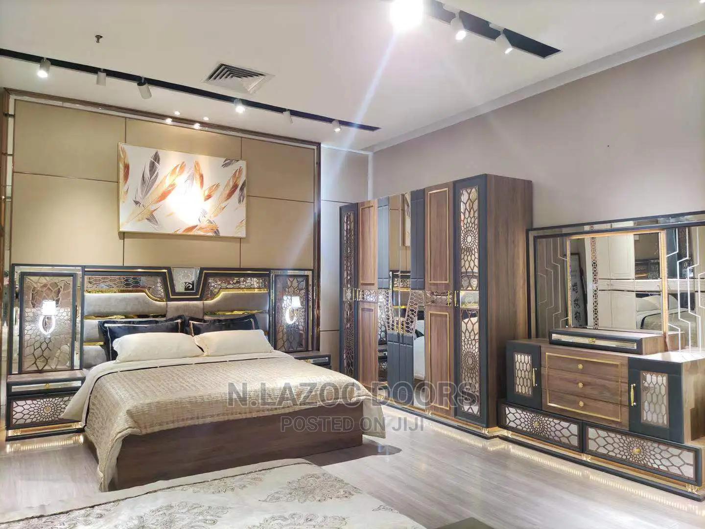Classic King's and Queen's Bed