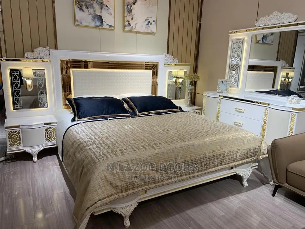 Classic King's and Queen's Bed