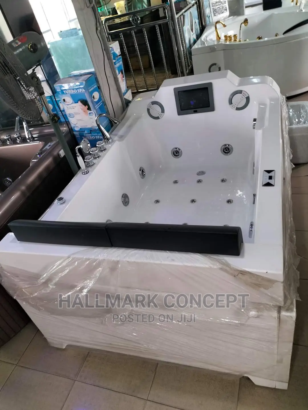 Luxury Jacuzzi Bath Tubs With Massage.