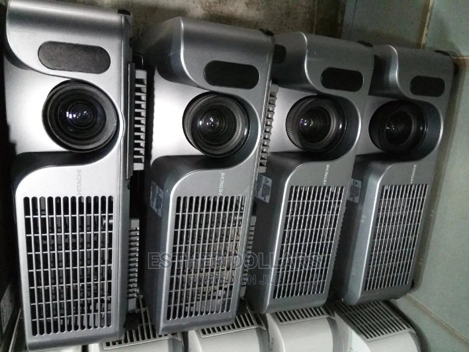 Affordable Hitachi Projector for School