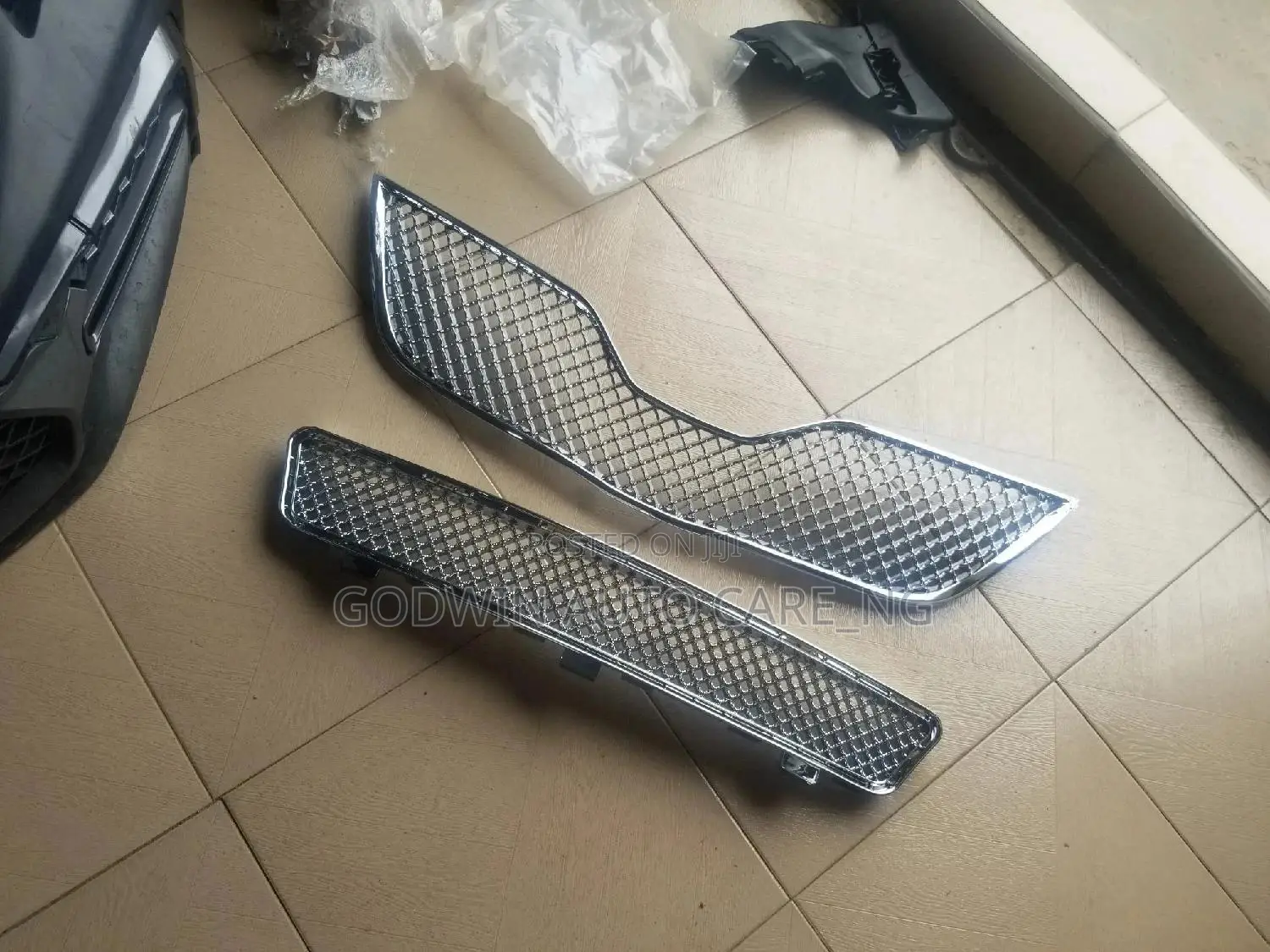 Front Grill 2010 Toyota Camry Up and Down Silver