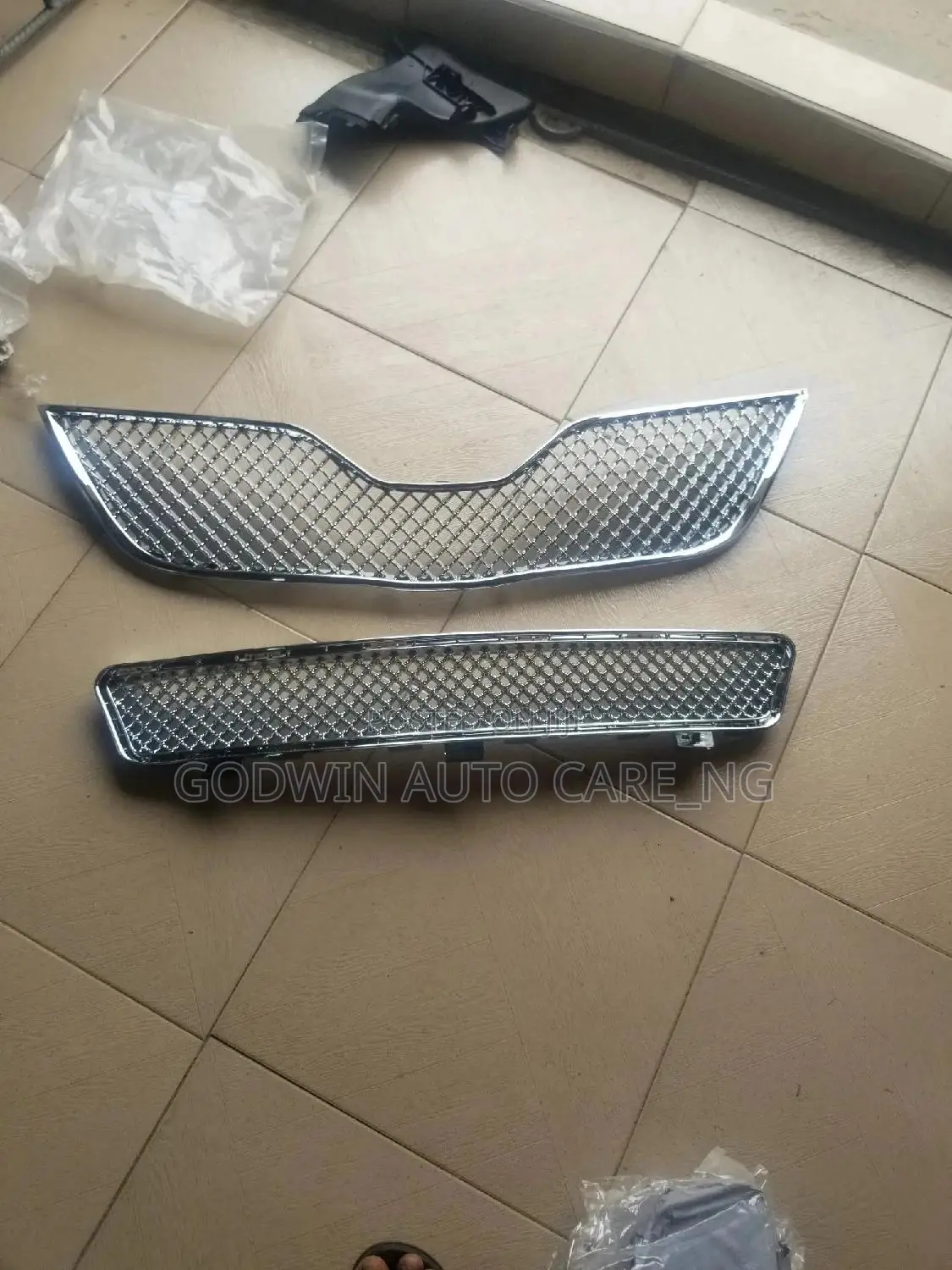 Front Grill 2010 Toyota Camry Up and Down Silver