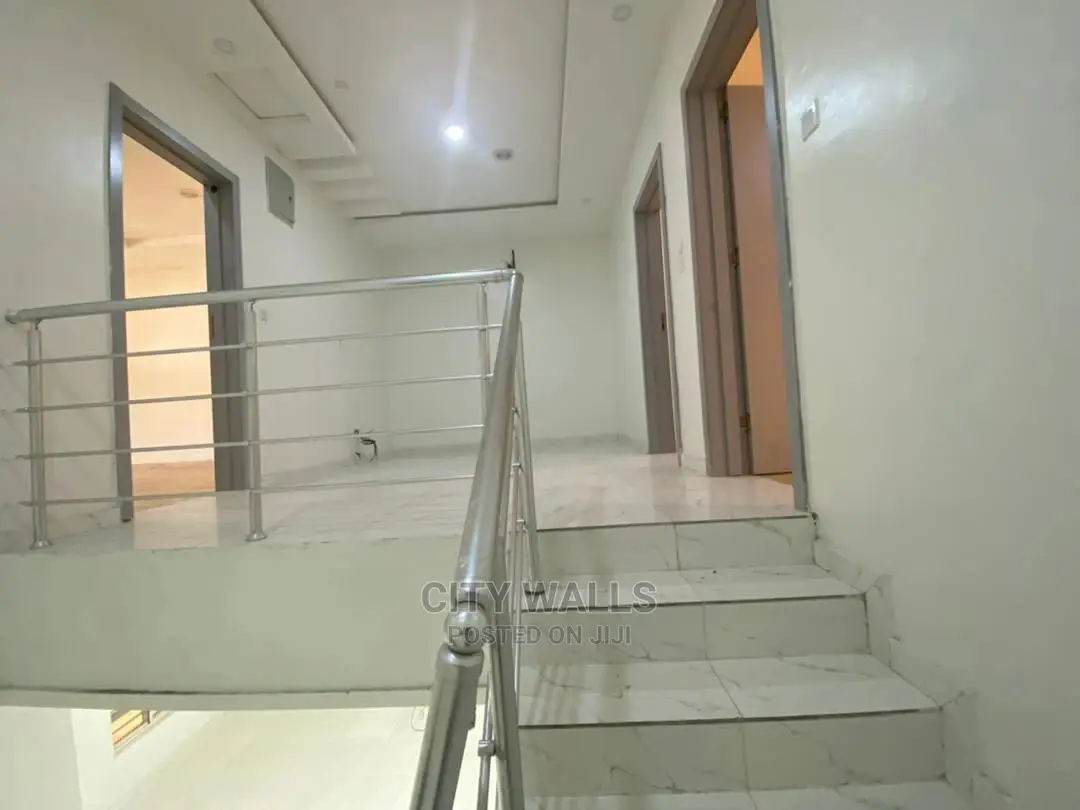 4bdrm Townhouse/Terrace in Lekki for Sale