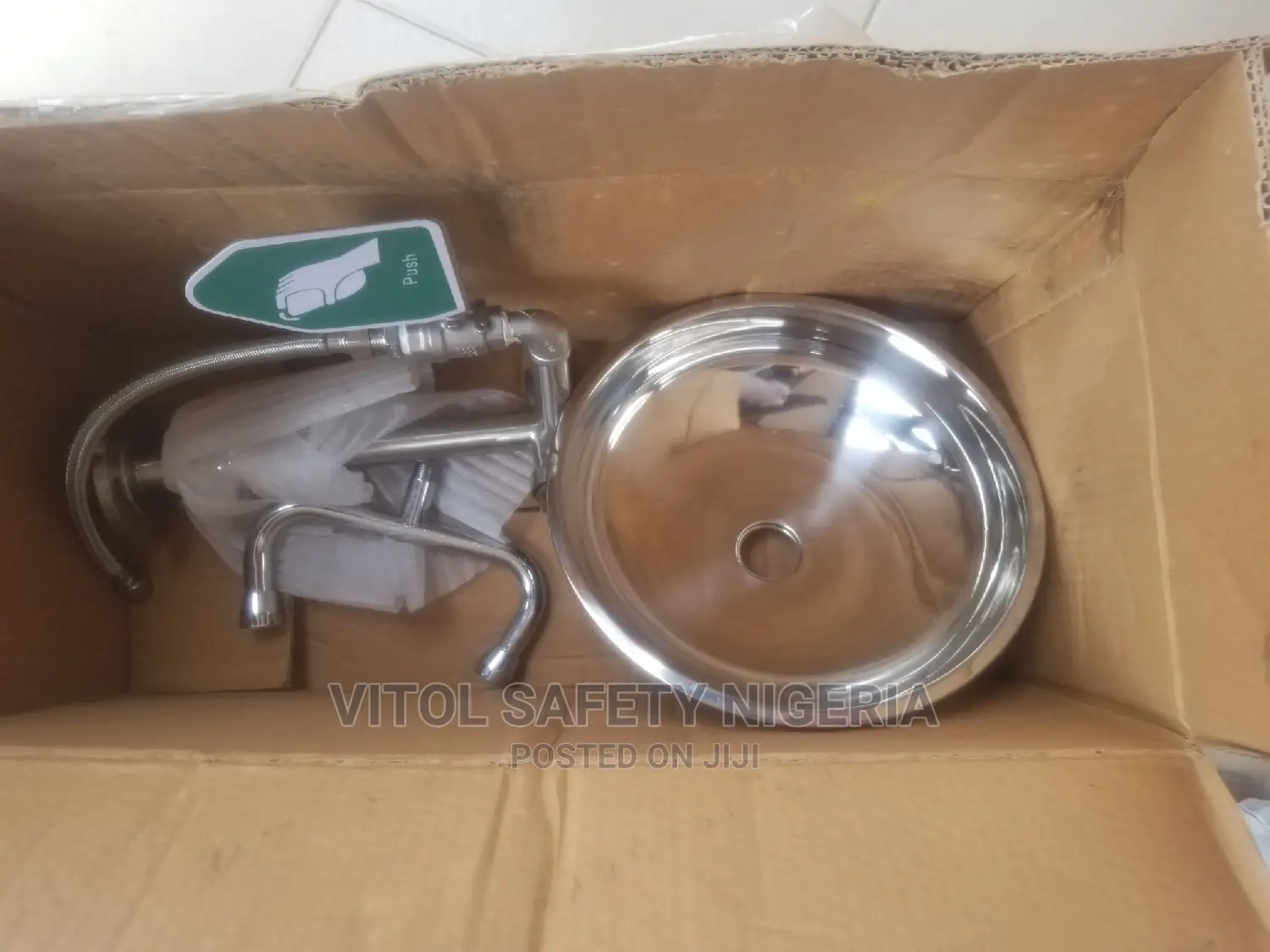 Wall Mounted Eyewash Station