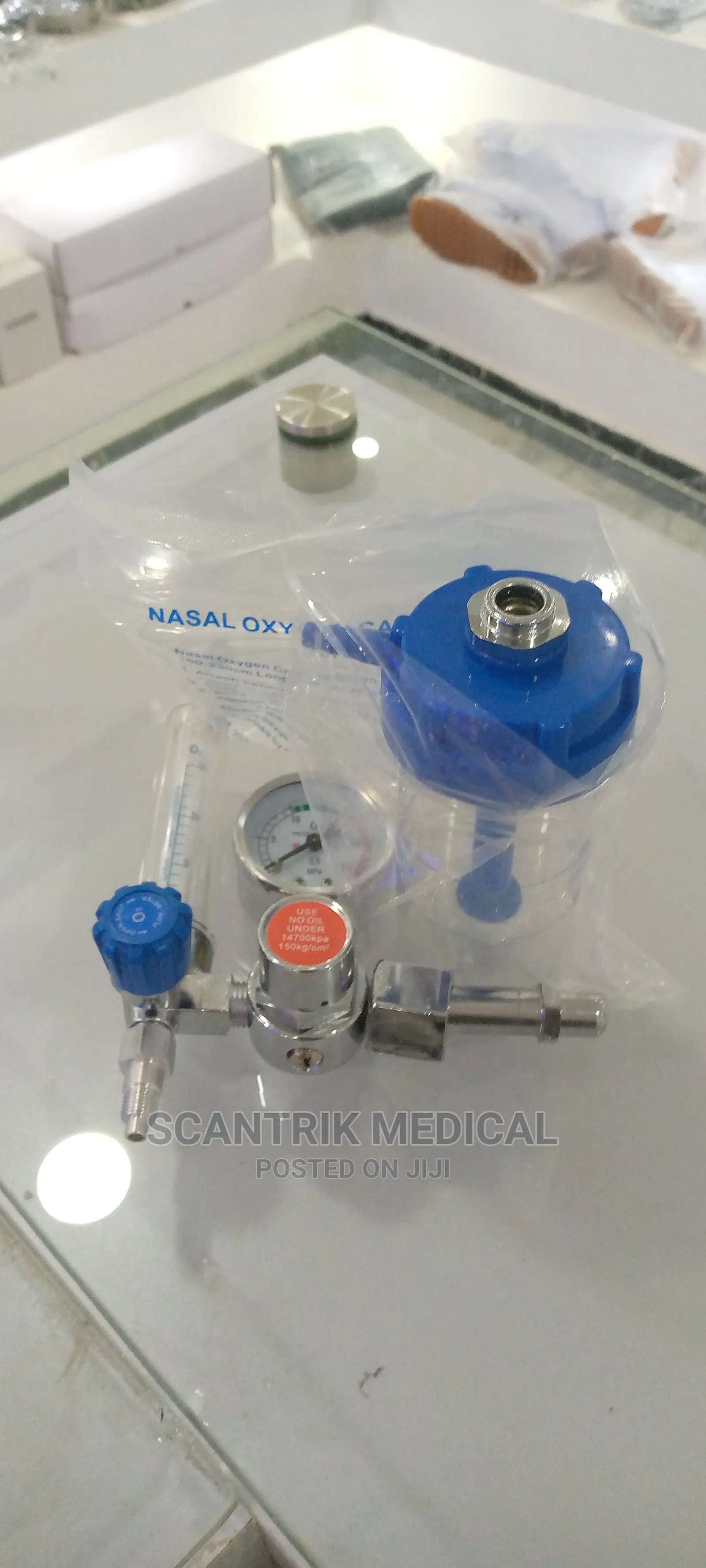 Oxygen Flowmeter With Humidifier Bottle