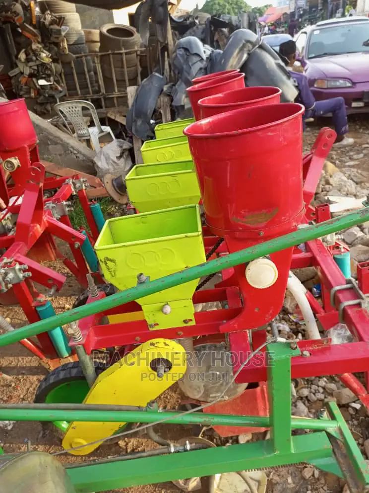 Planter With Fertilizer Applicator(Tractor Mounted)