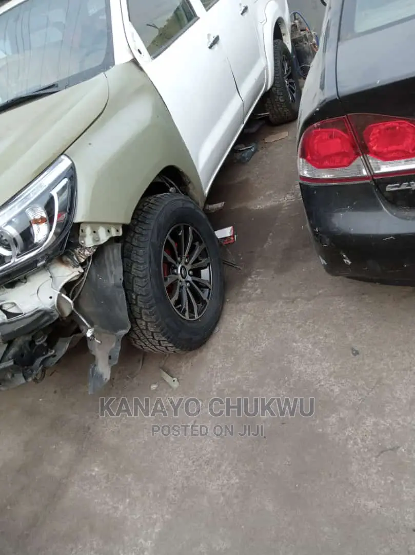 Toyota Hilux Full Kit
