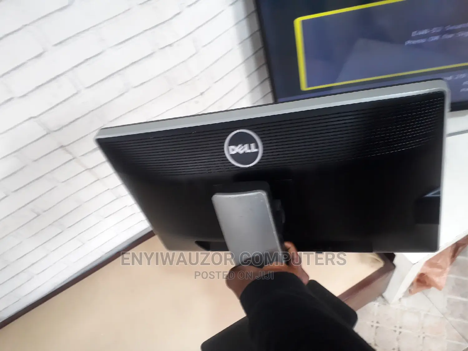 Neatly Used Dell 24inch Full HD Display Monitor.