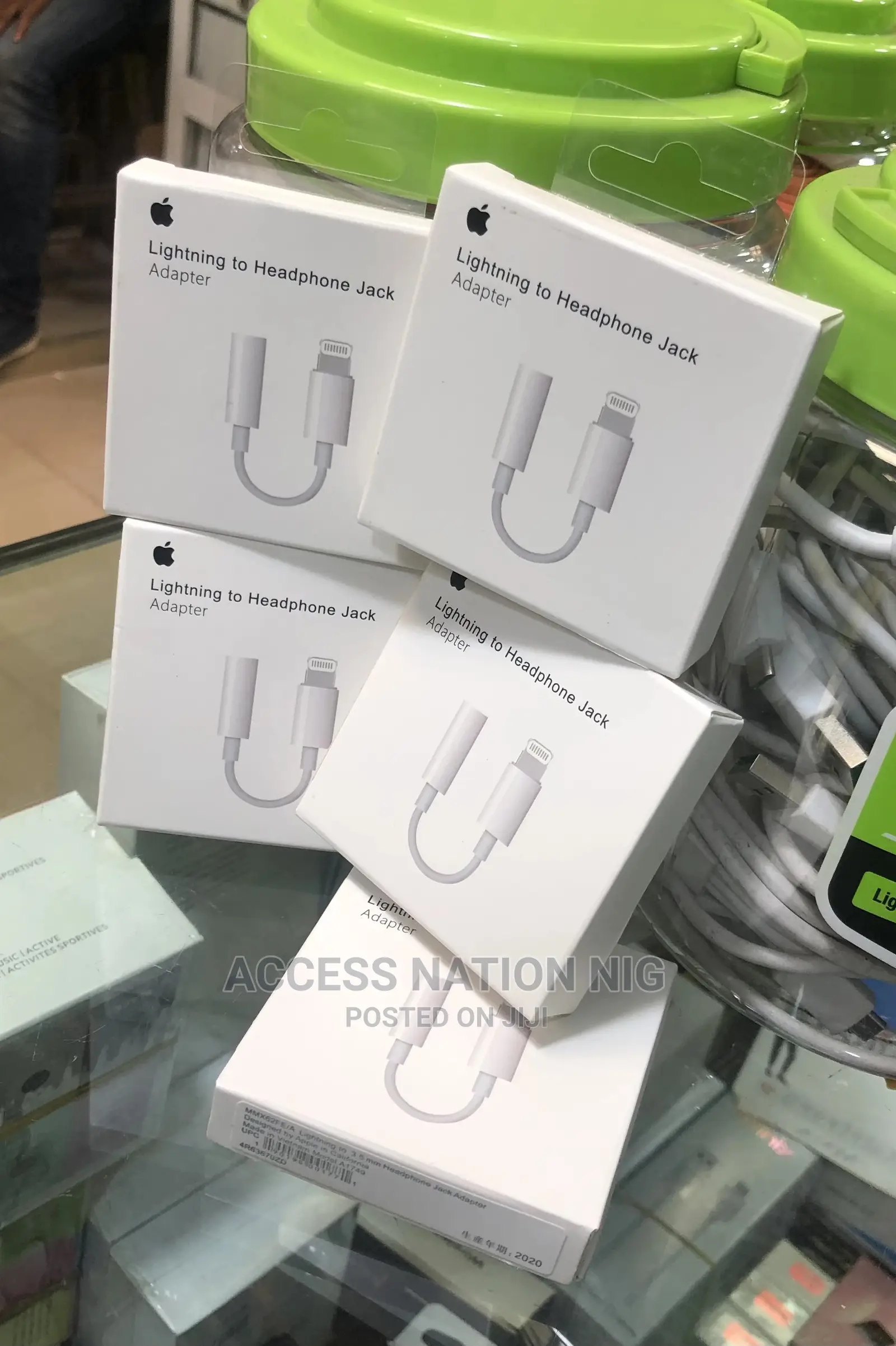 Apple Lightning To 3.5mm Headphone Jack Adapter – White