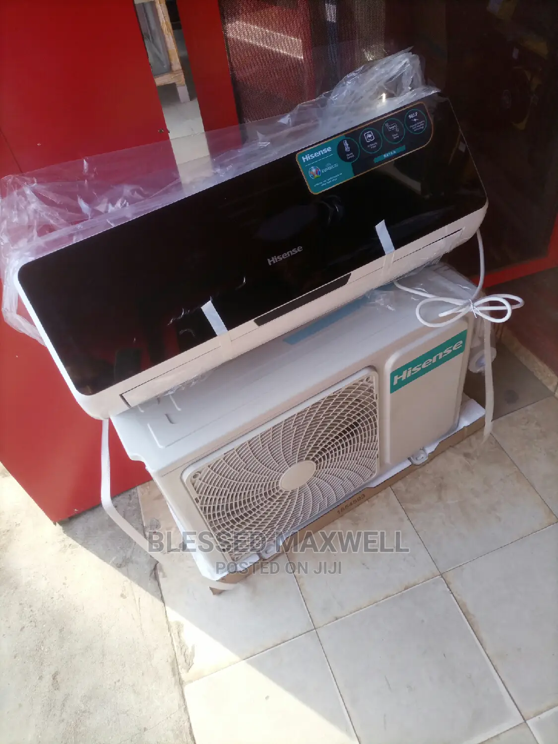 1.5 HP Hisense Ac Black Mirror Glass