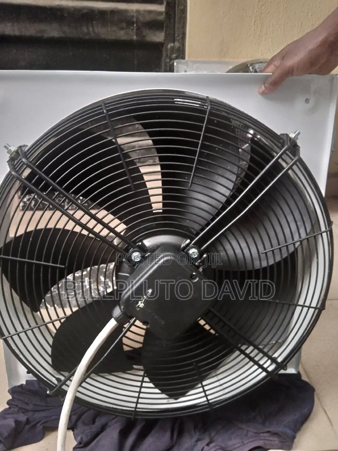 32" Electric Fan