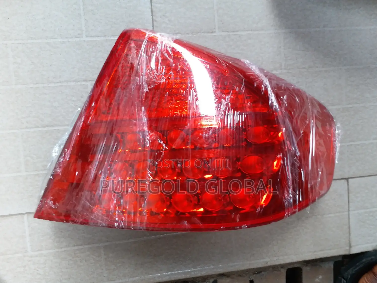 Infiniti G35 Rear Light