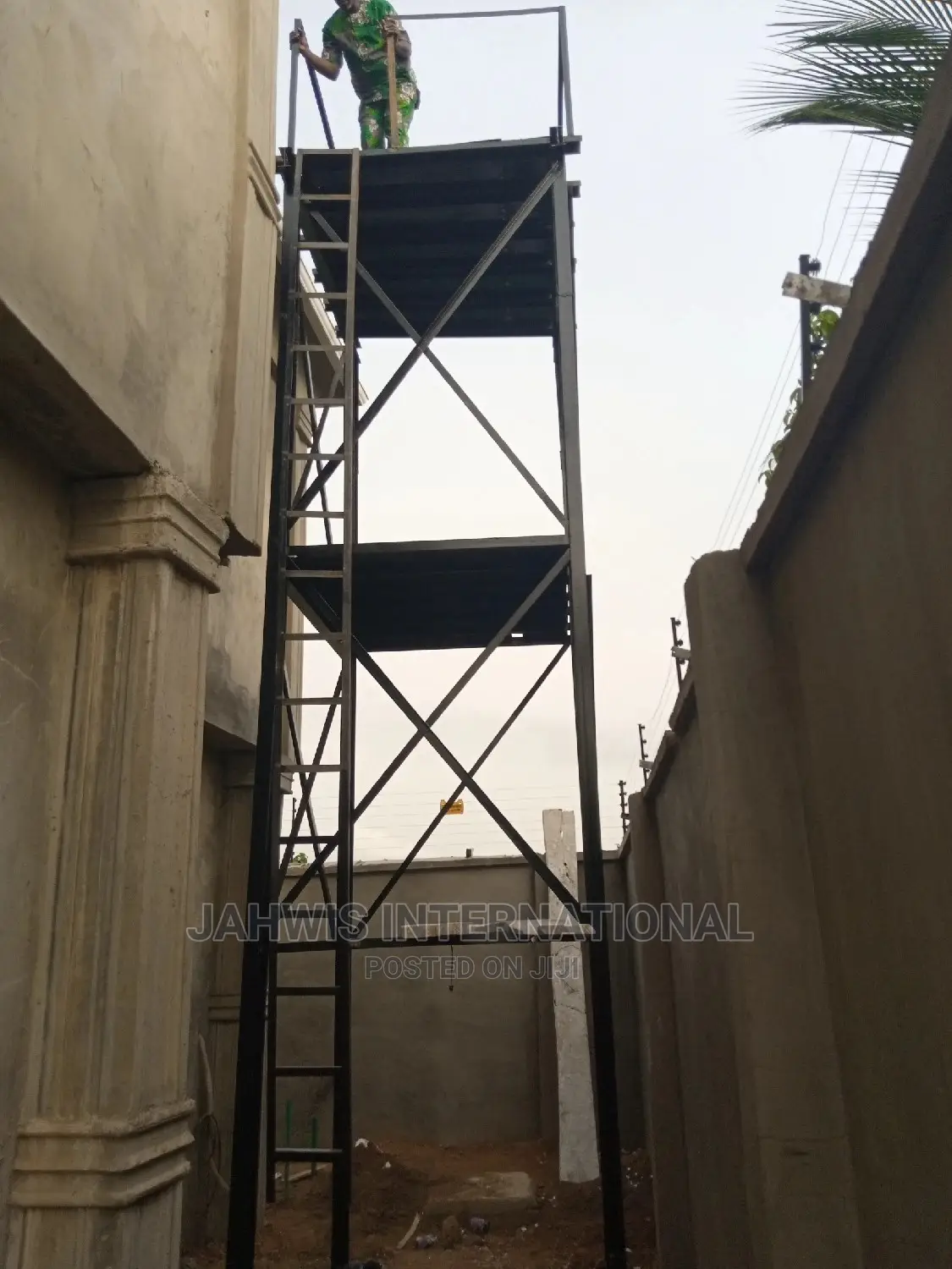 22ft Tall Water Tank