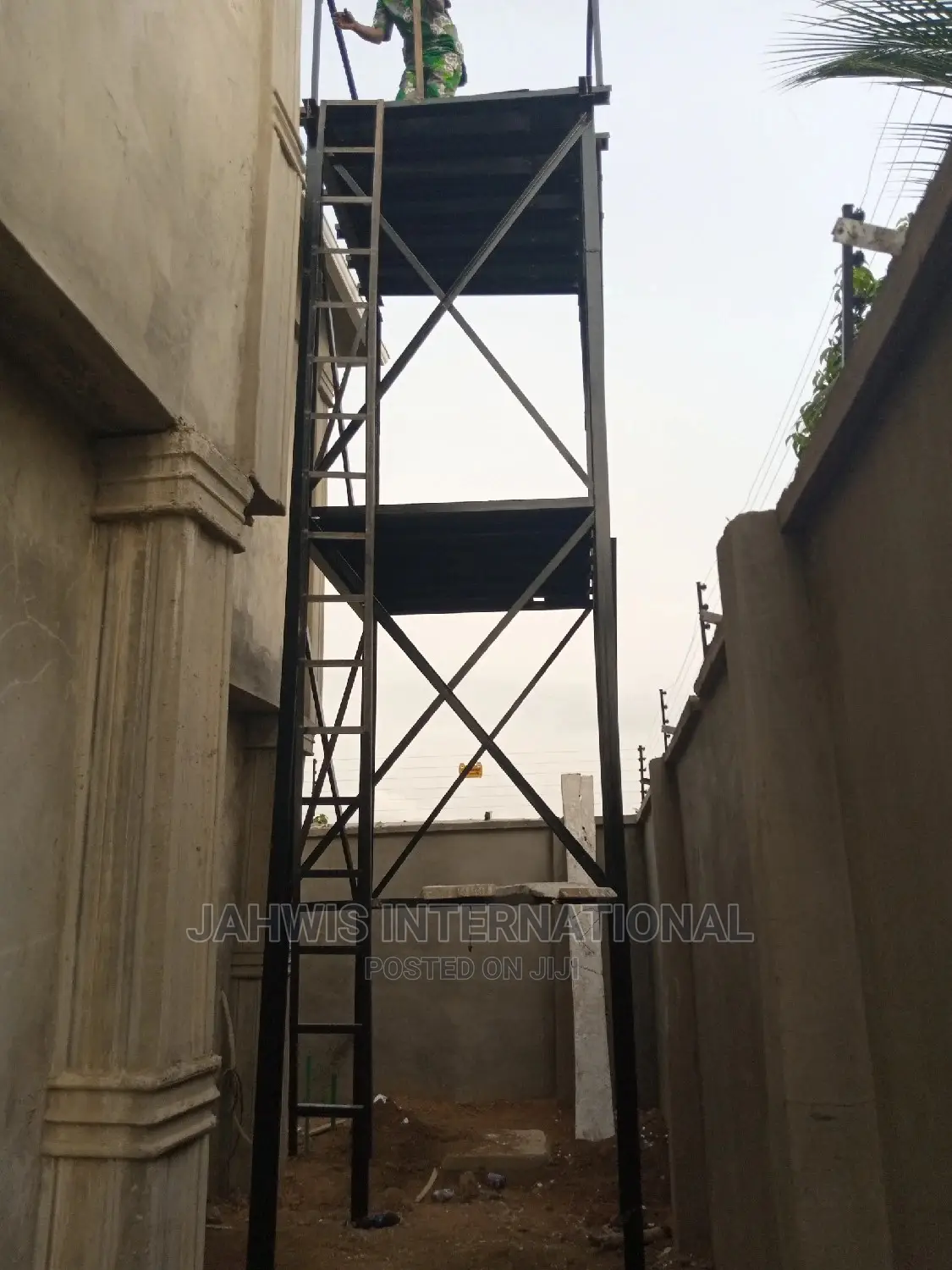 22ft Tall Water Tank