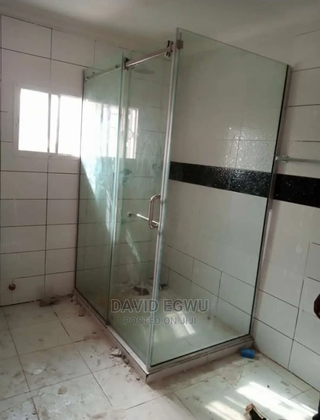 Slidibg Shower Cubicle