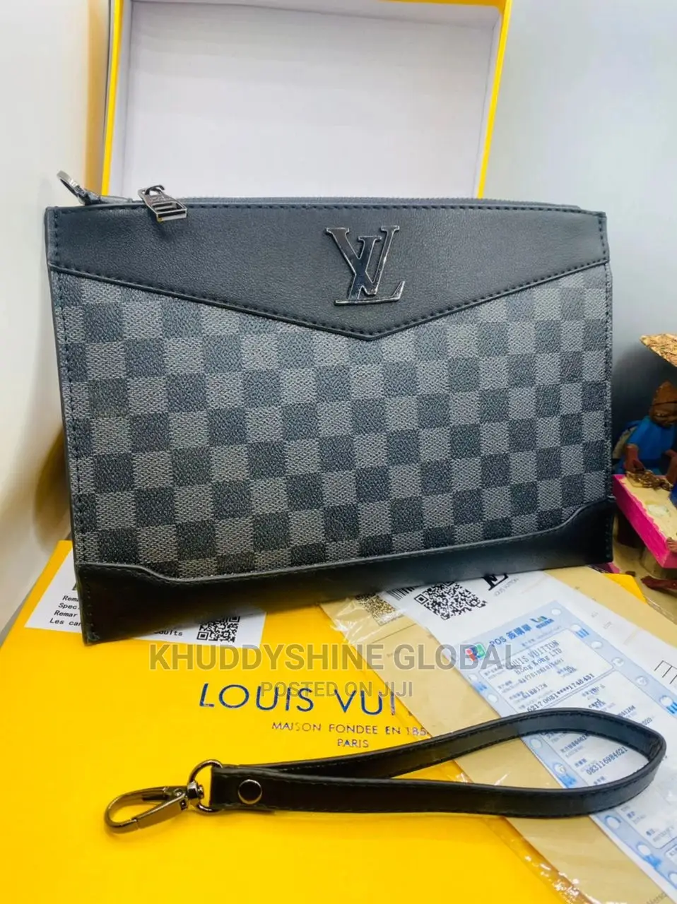 Louis Vuitton Cluthes Bag